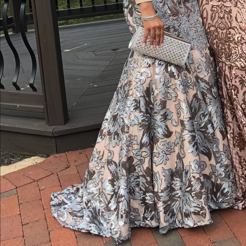 Prom dress - Picture 2 of 5